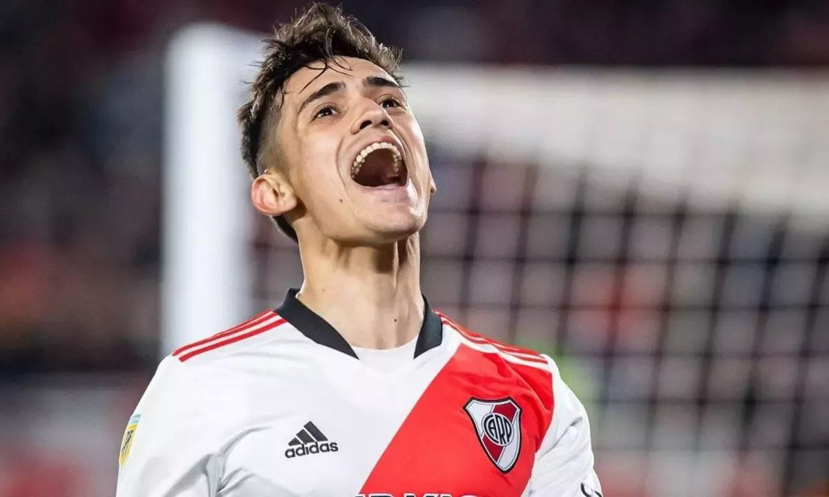 Грядет "русская бтива за Солори"?!)...