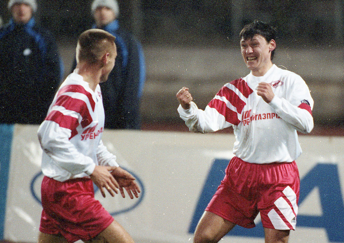 Цымбаларь и Тихонов празднуют гол. Источник: m.sports.ru