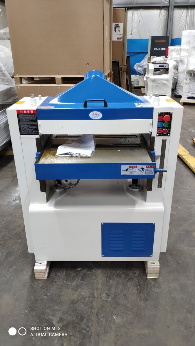 MB106 H ширина 600 мм, валы к с прямыми ножами так и с шейперным валом.