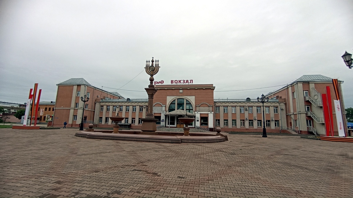 Вокзал со стороны города