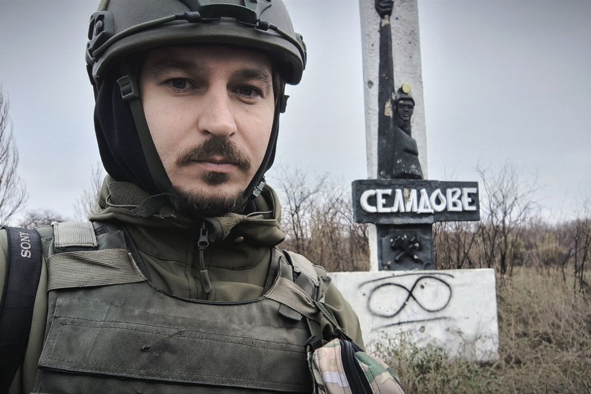 Военкор ИА АСД Денис Григорюк в освобожденном ВС РФ городе Селидово (ДНР).