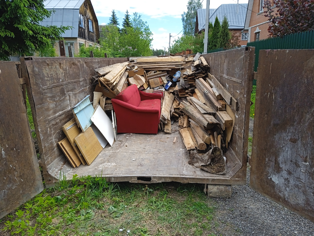 По итогу, весь контейнер оказался забит до верху. Сразу вспомнилась игра в тетрис. Уложить все компактно.