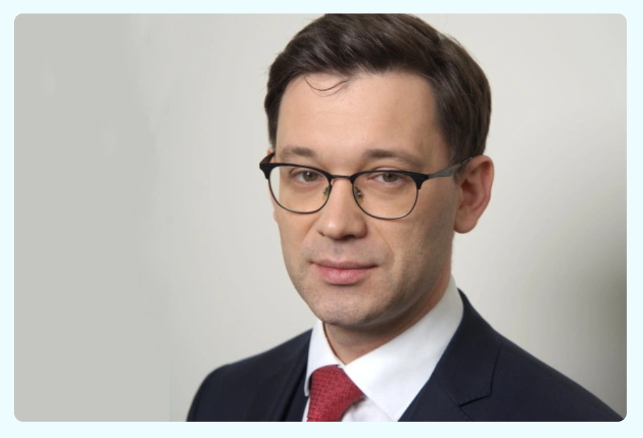 Вице-президент ВСС по медицинскому страхованию Роман Щеглеватых. Источник https://www.rbc.ru/industries/news/673b60089a79475609488b3b