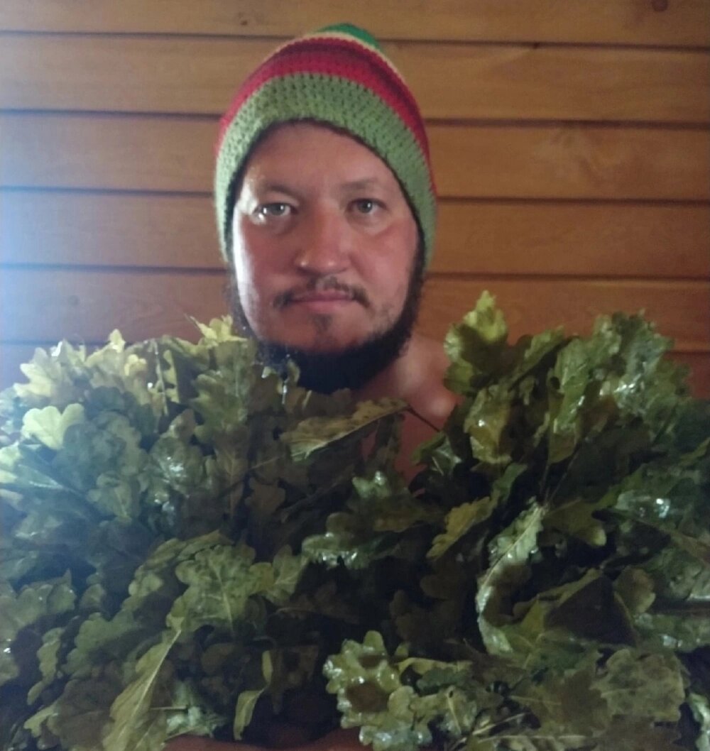    Дубовый веник подходит на любой сезон. Фото: Из личного архивa/ Фото Евгения Коновалова