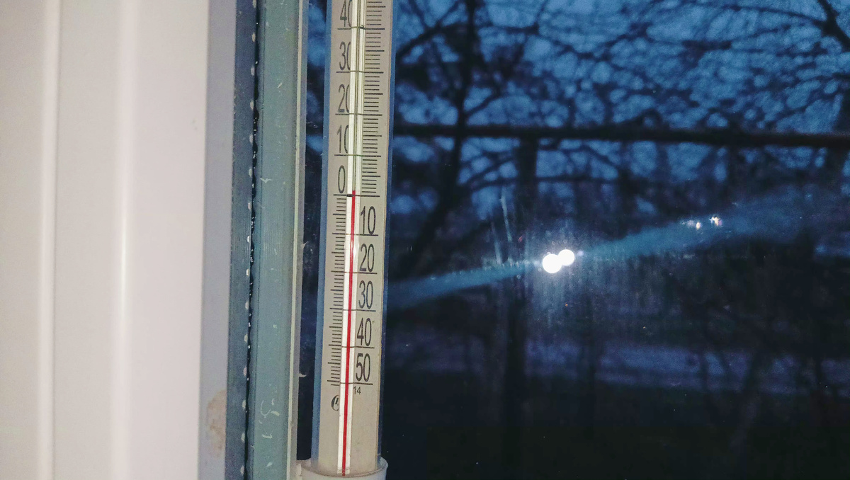 На градуснике один градус тепла.