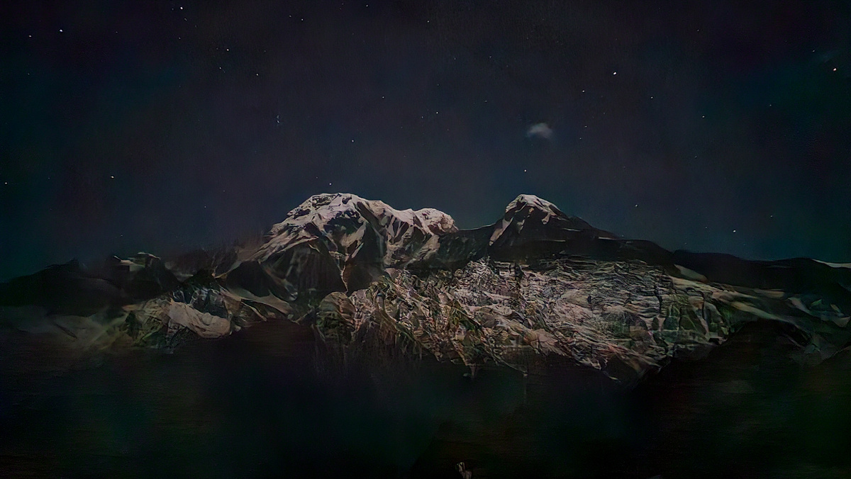 Аннапурна Южная и Хиунчули перед рассветом