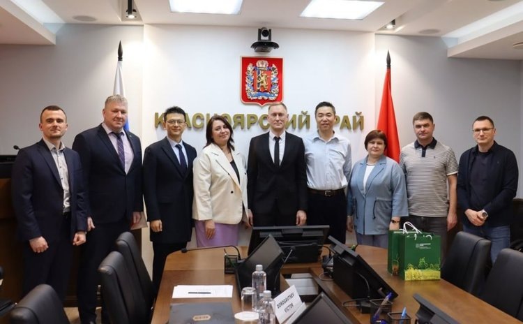    С мучным визитом в МСХ Красноярского края приехала делегация из Китая