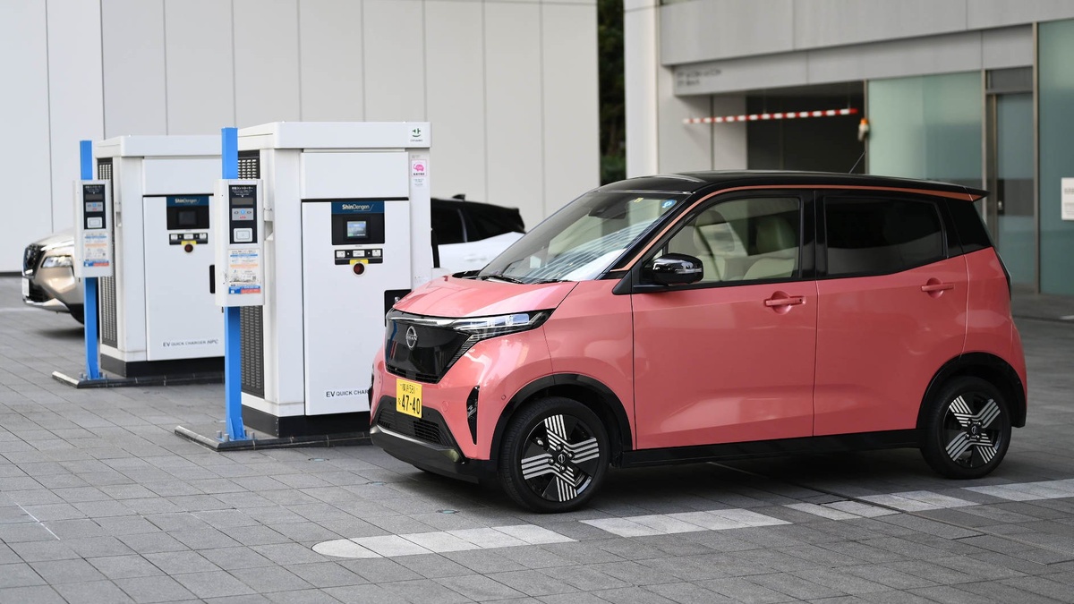 Реализация новых электрических автомобилей в Японии снизилась впервые за 4 года.