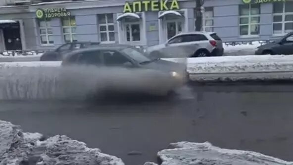     Источник: vk.com/Злой ижевчанин, скрин видео