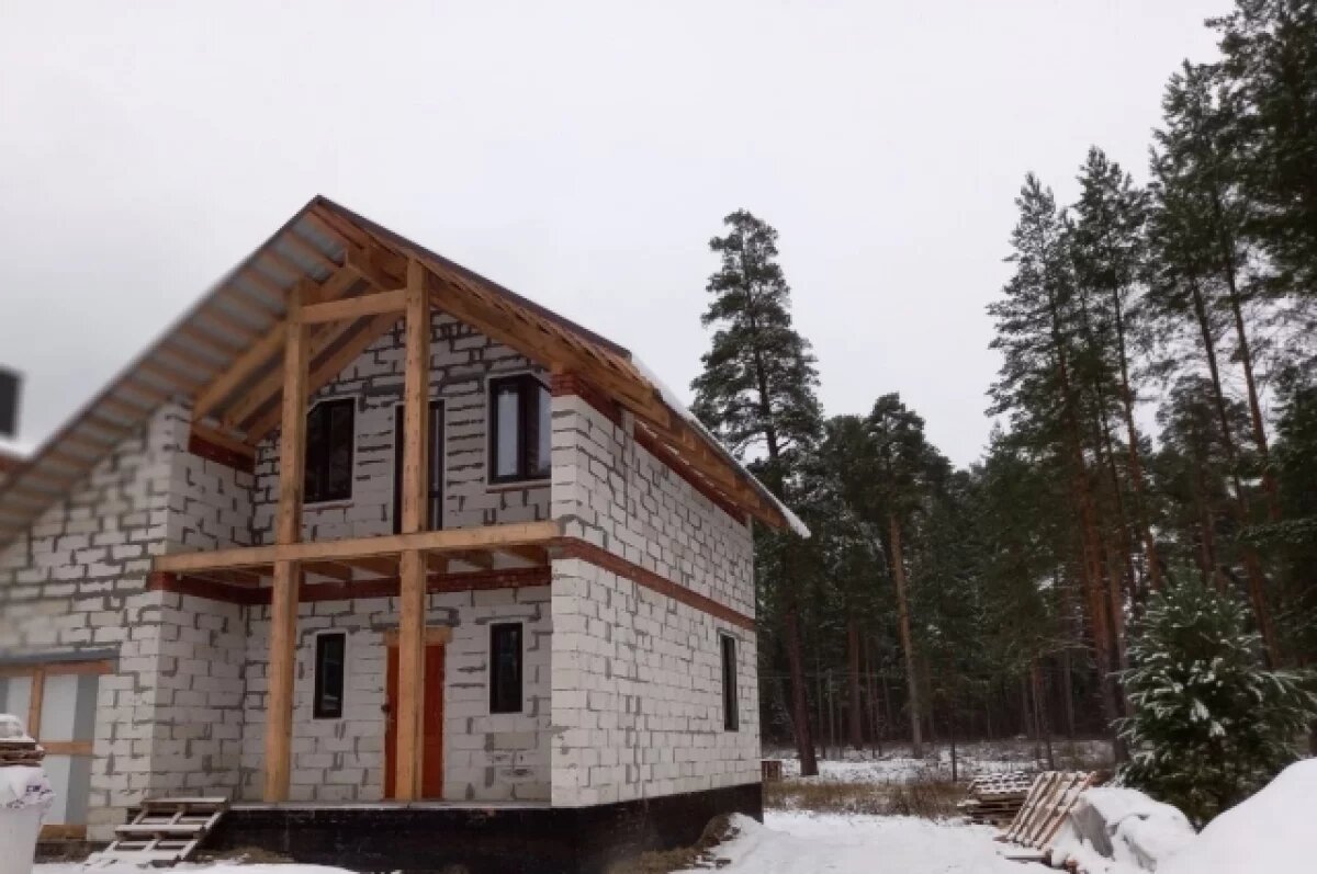    Купившие элитное жильё в пригороде Владивостока жители пошли с иском в суд