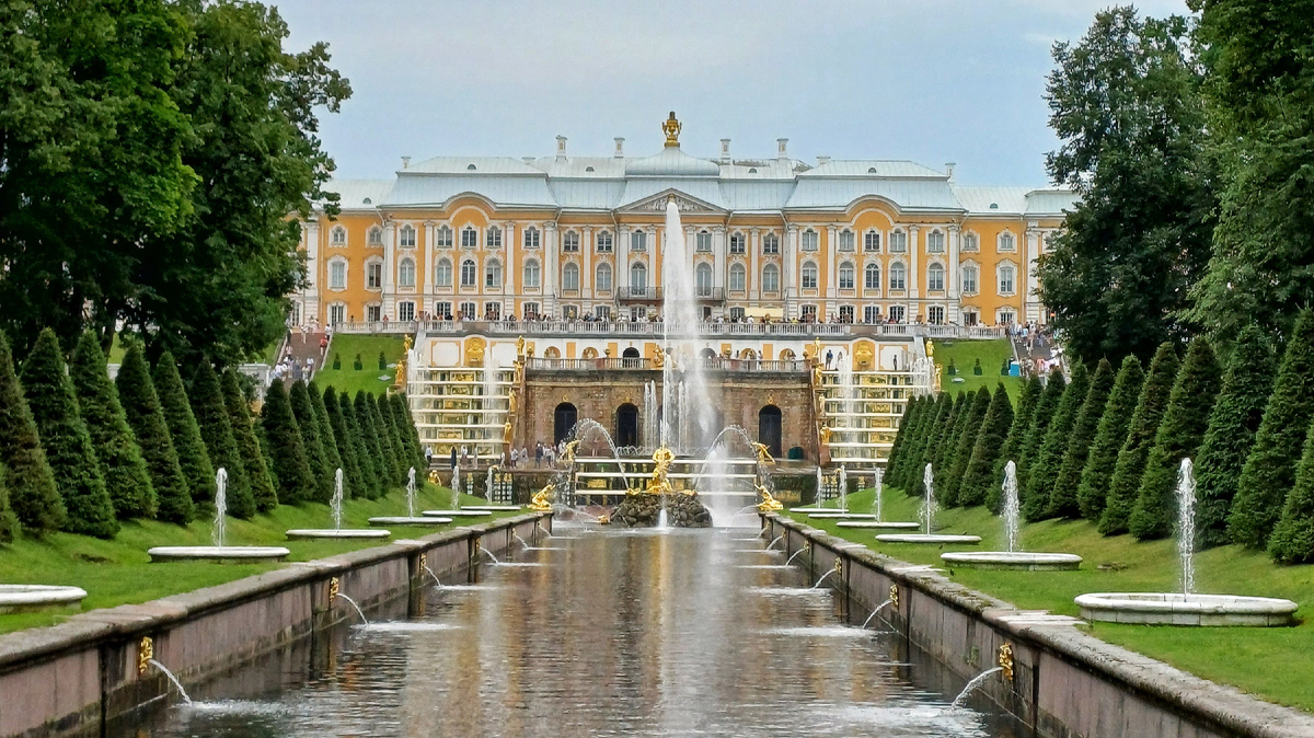 Большой Петергофский дворец.