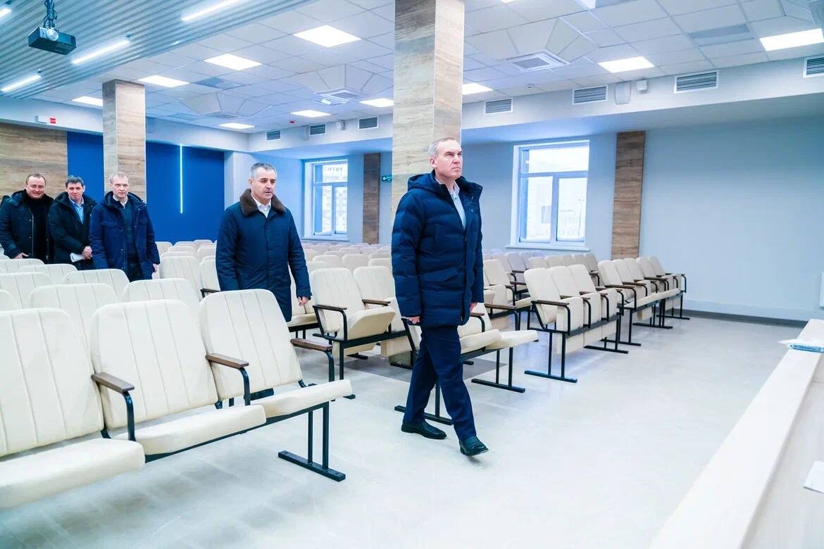    Губернатор Югры поручил ускорить открытие станции переливания крови в Сургуте