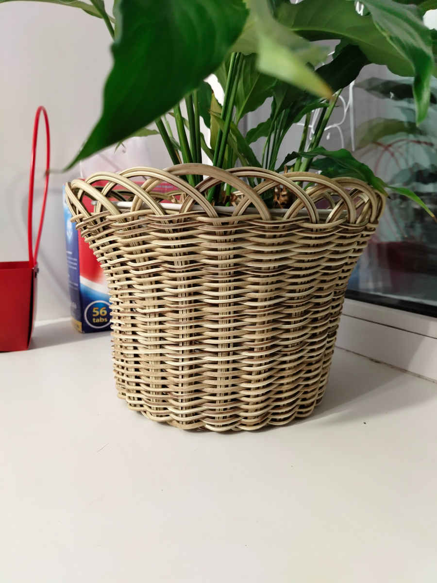 Юбка для цветочного горшка из ротанга