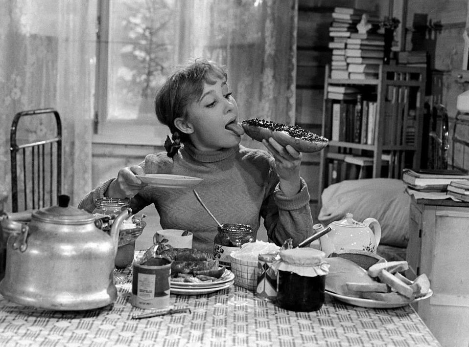 Кадр из фильма «Девчата» (1961). Скриншот.