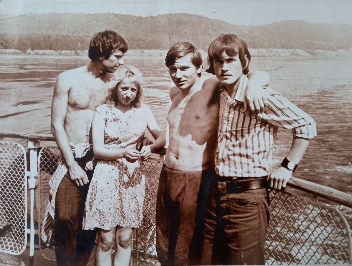 Тамаровский С.В. (слева) и его будущая жена Дорохина Вера, Енисей 1977г.