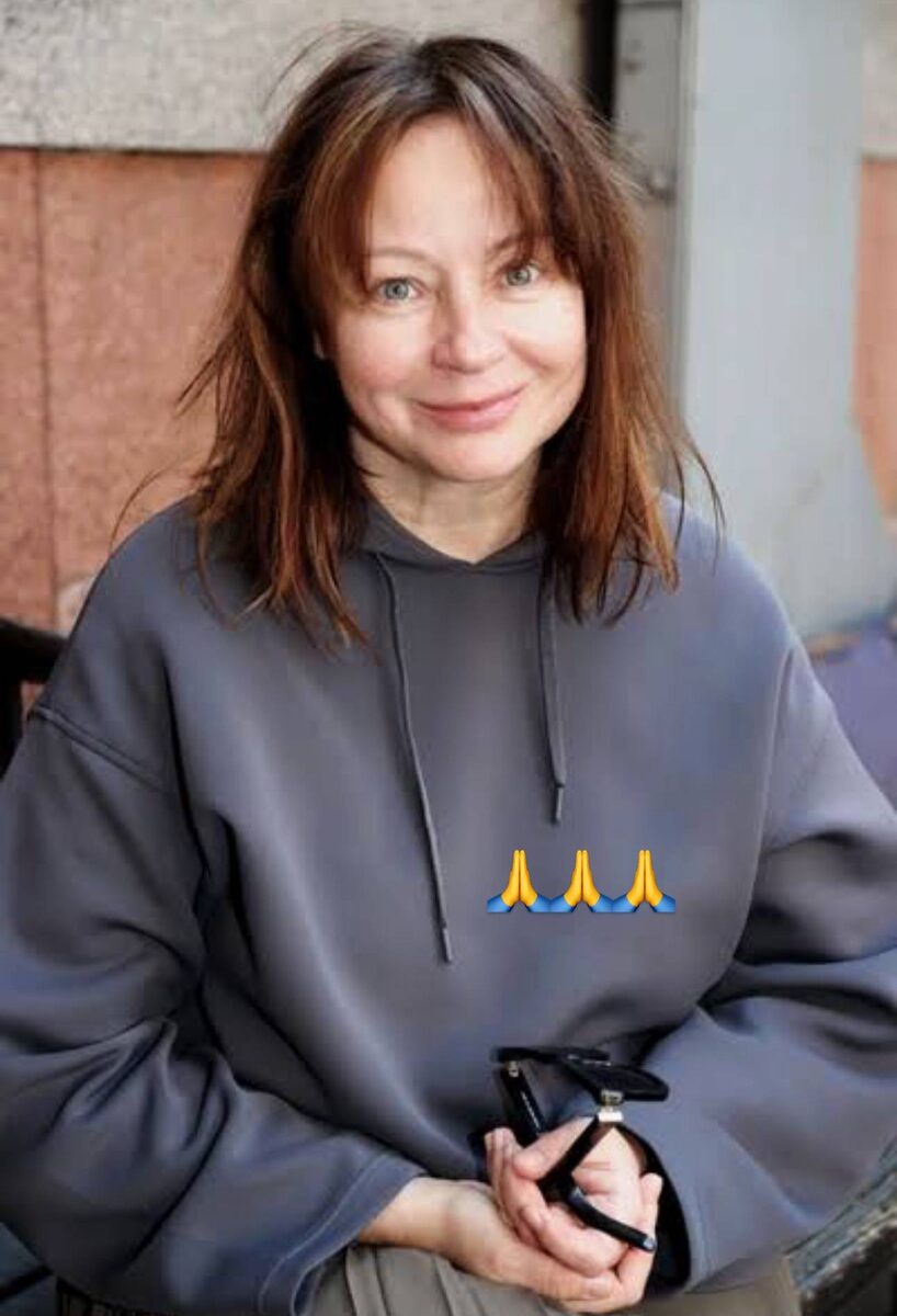    Никита Ефремов почтил память Евгении ДобровольскойСоцсети Никиты Ефремова