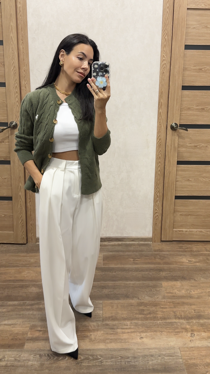 Меня длина рукавов не смутила, я их всегда собираю.