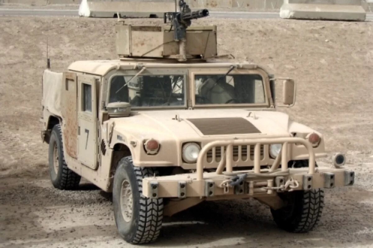    В Калифорнии с армейского склада похитили 3 машины Humvee и оборудование