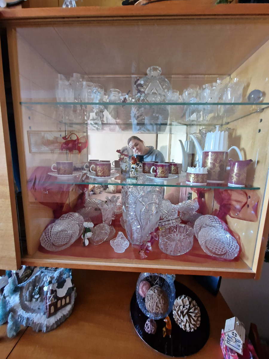 фото автора: а там меня видно, как фотографирую хрусталь