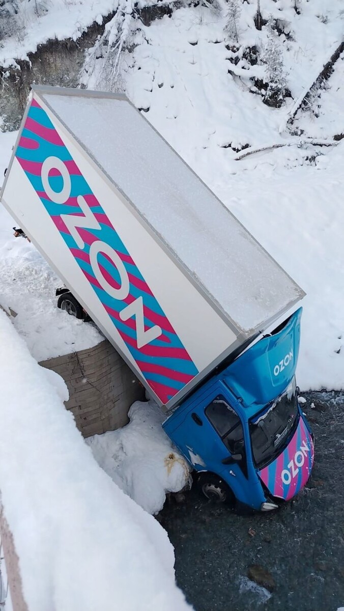    ДТП с фурой. Источник: "Республика Алтай в Telegram"