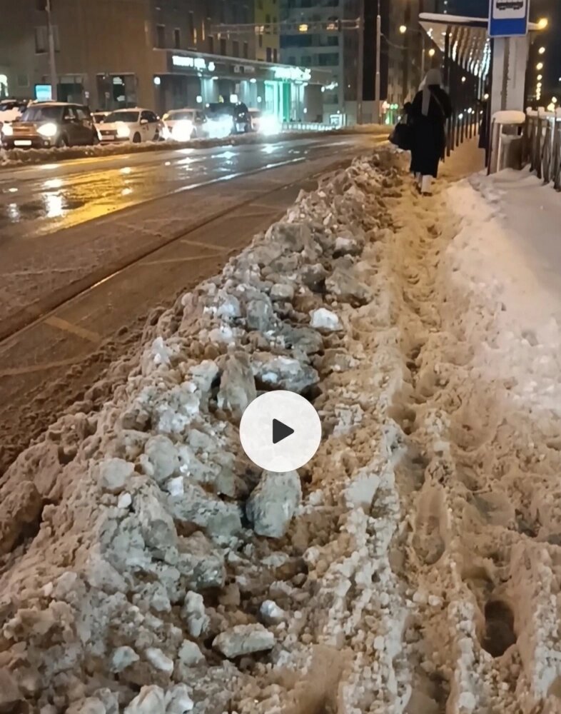    К остановке подойти очень сложно. Фото: Из личного архива/ Надежда Миронова