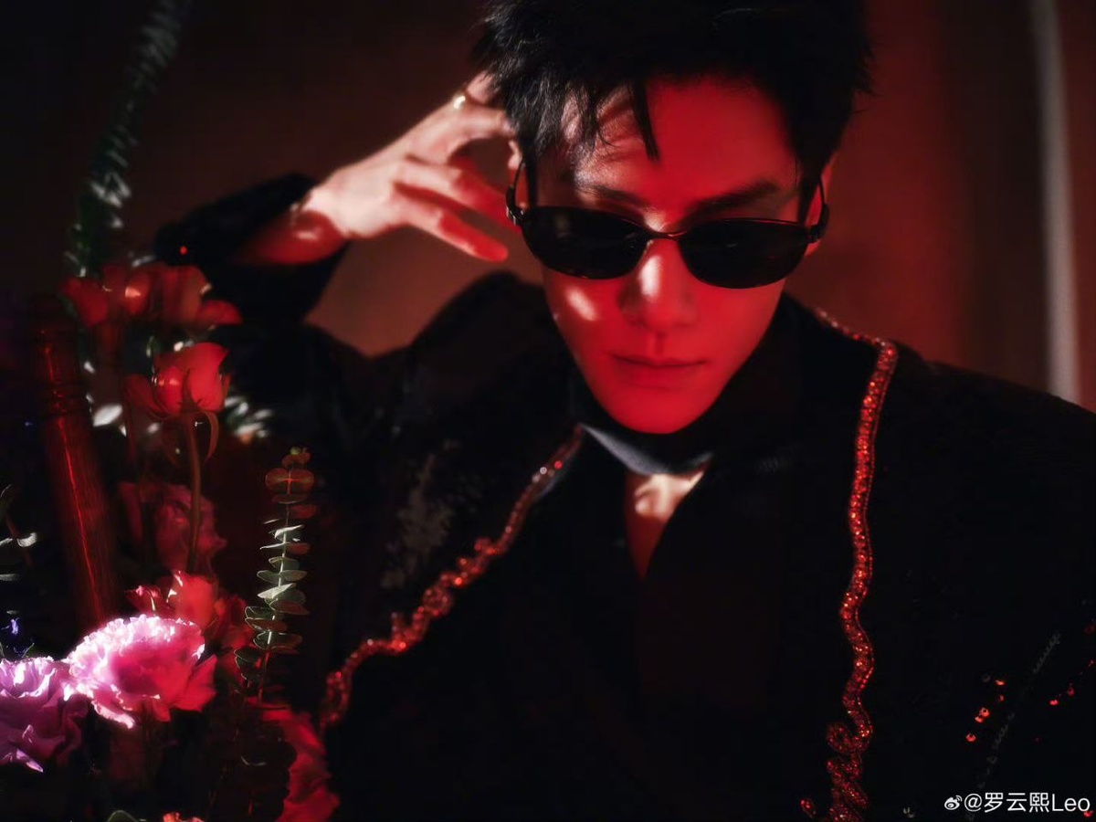 Ло Юньси, листайте галерею