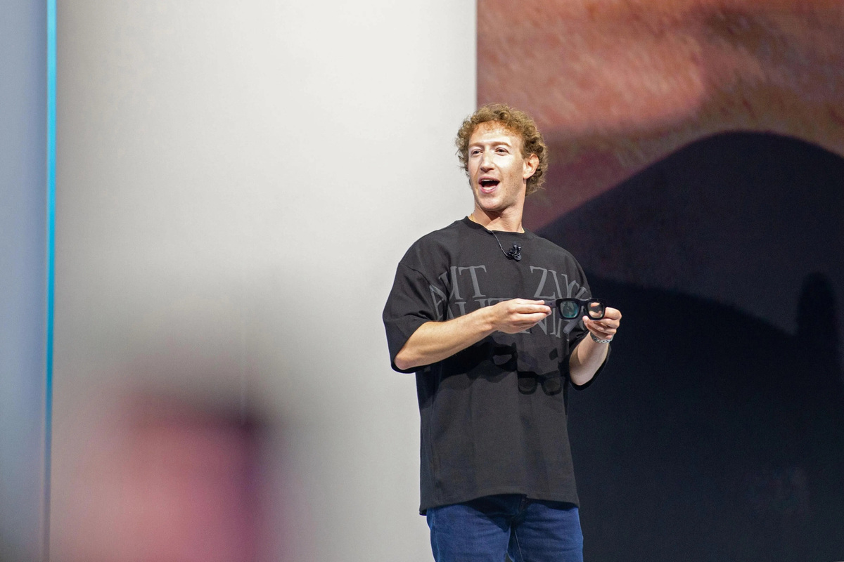     Цензура мемов, слежка и чтение переписок: Марк Цукерберг дал резонансное интервью Джо Рогану