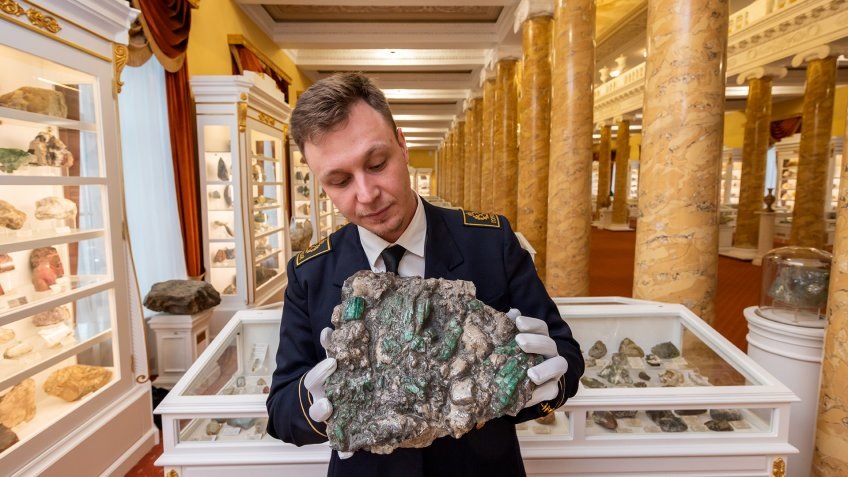 Форпост Северо-Запад / Горный музей/Изумруд