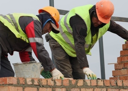    В Мариуполе не платит зарплату строителям осуждённый, который сотрудничал с Минобороны Украины