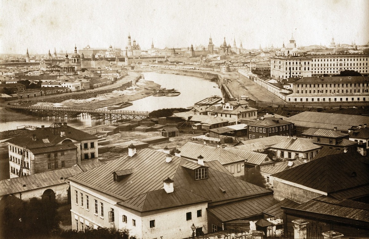 © Ferdinand Bureau / Wikimedia Commons / public domain (Мост через Москву-реку у устья Яузы, 1872 г.) 