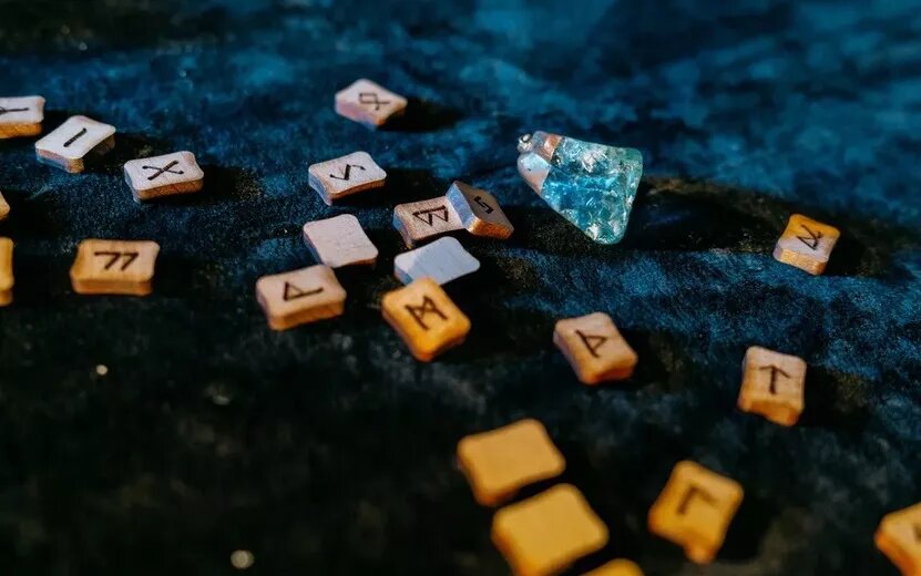    Гадание на рунах онлайн: что предсказывают древние знаки на неделю с 13 по 19 января