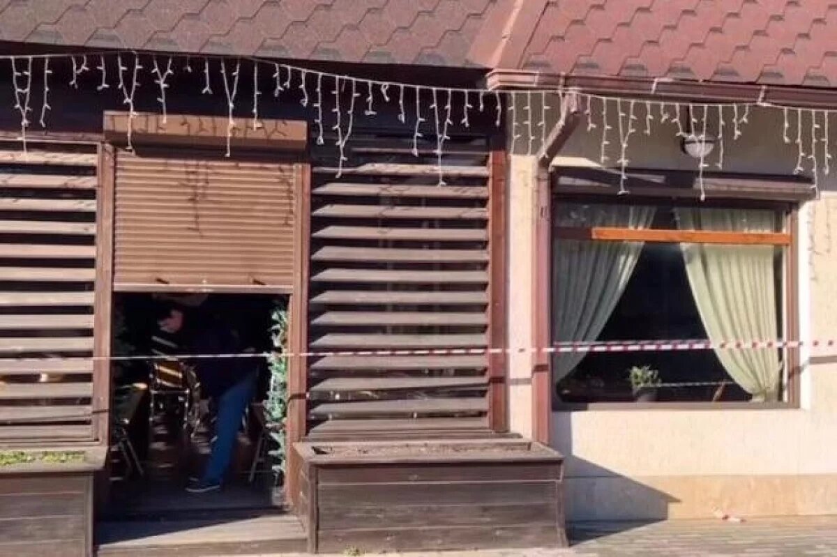    Три человека были убиты в результате перестрелки в кафе в Сухуме