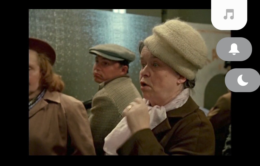 Кадры из фильма "Карнавал"