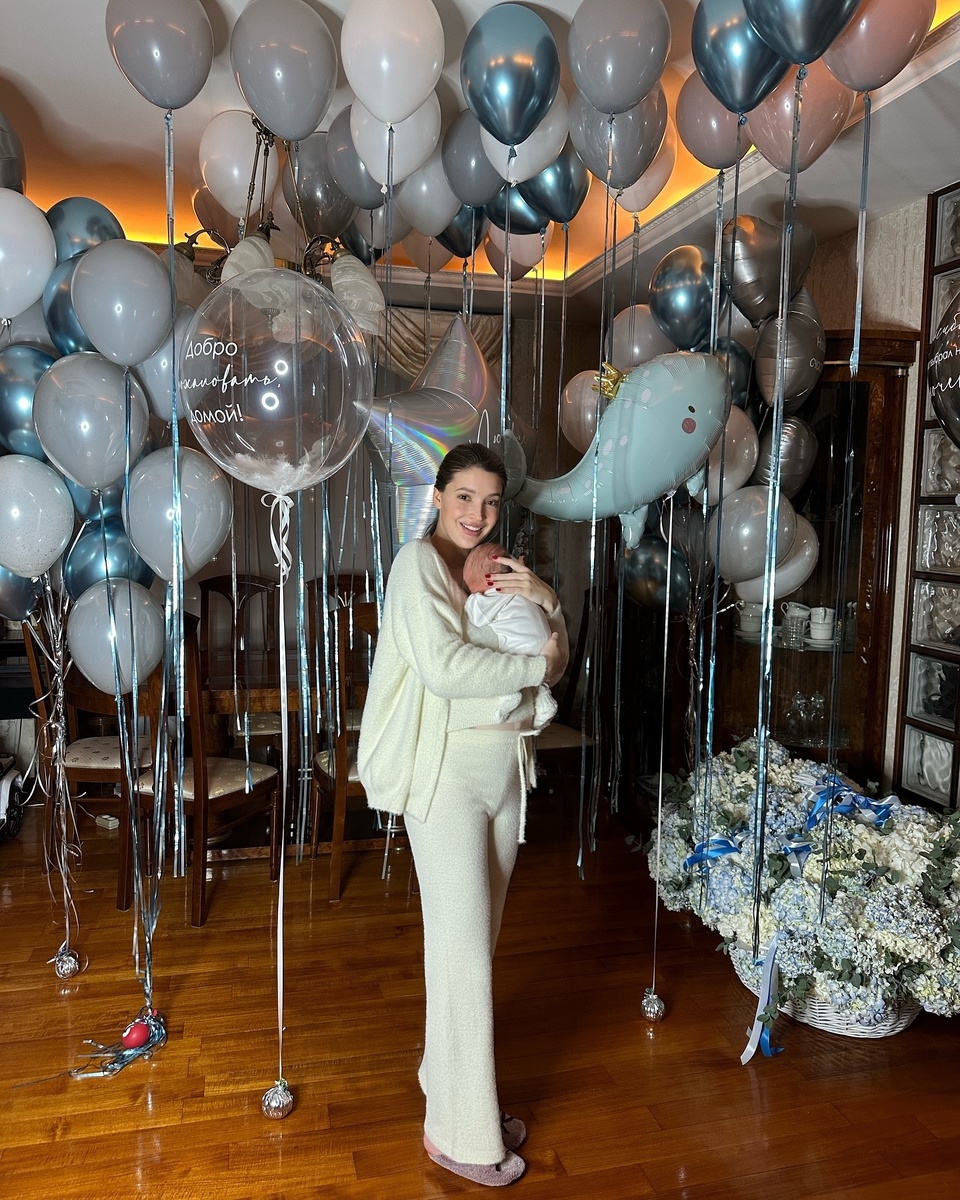    Мария Сотскова с новорожденнымСоцсети Марии Сотсковой