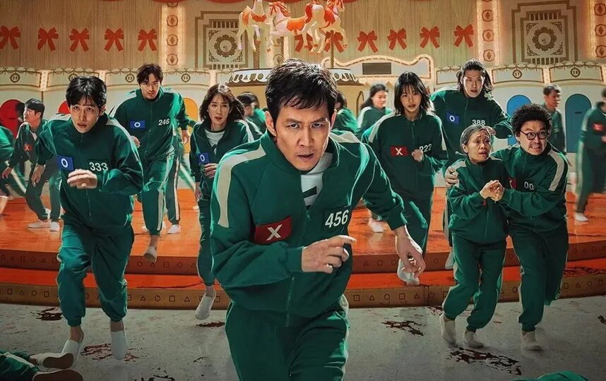    Постер второго сезона сериала "Игра в кальмара" (2021–...).Netflix / Кинопоиск