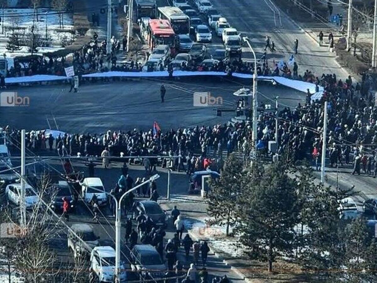    Протестующие заблокировали центральный проспект в Улан-Баторе© Фото : Планета Монголия/Telegram