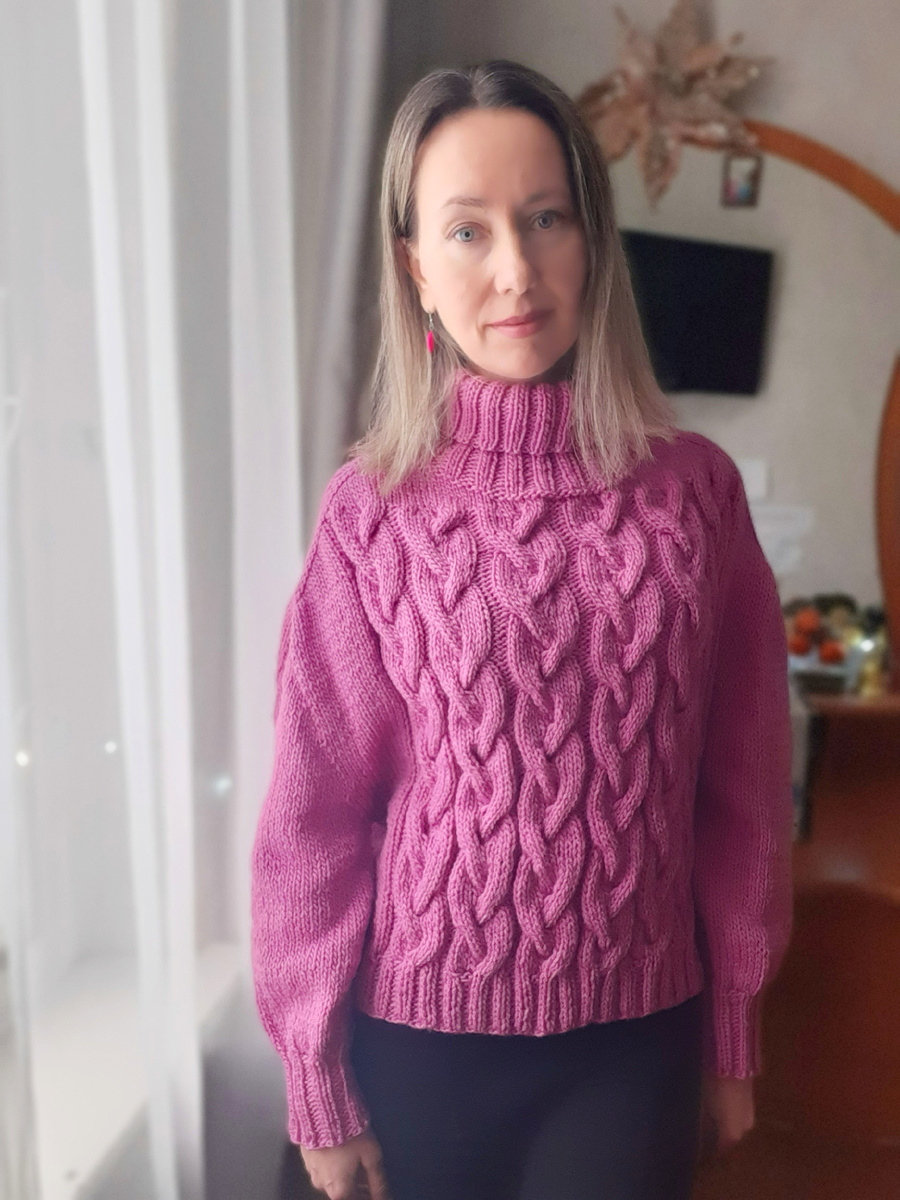 Всем привет! Меня зовут Полина. И вы на канале, посвященному вязанию!