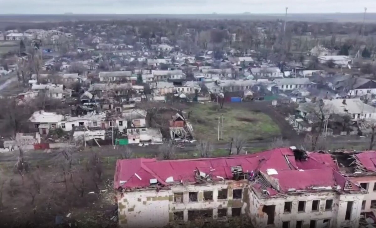    Освобожденный посёлок Шевченко / Источник: Кадр из видео
