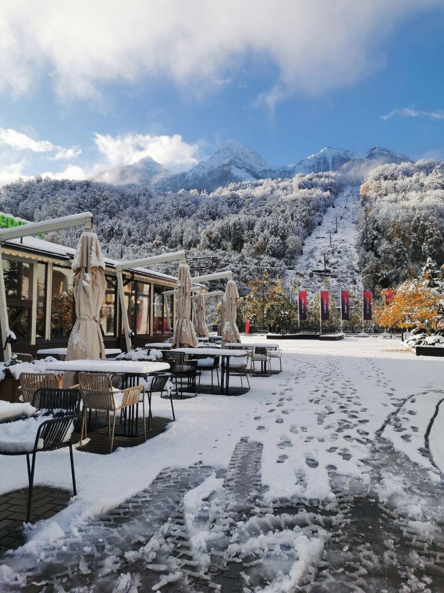 Зимняя сказка на площади. Всё окутано снегом