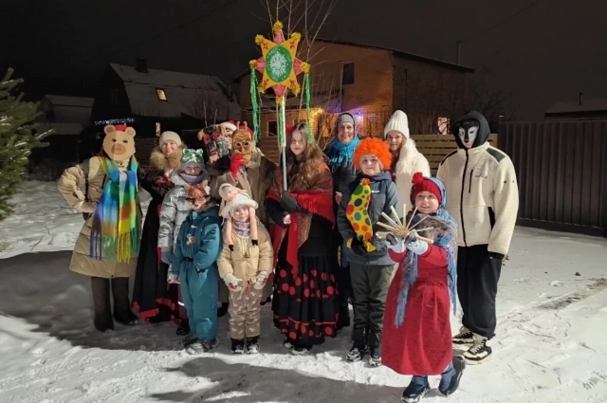    В деревне Черногубово под Тверью в Рождество по домам ходили колядовщики