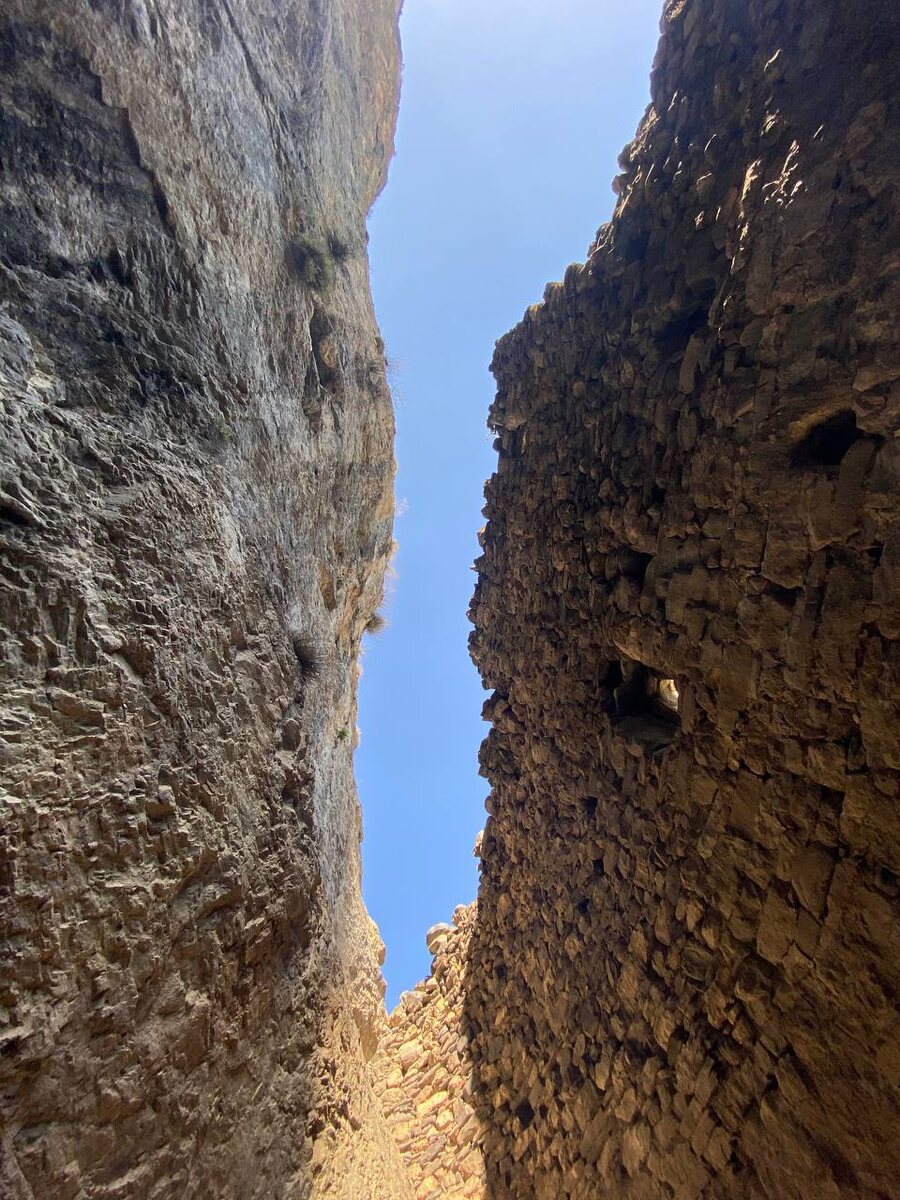 Крепость в  скале. Владикавказ. 2024