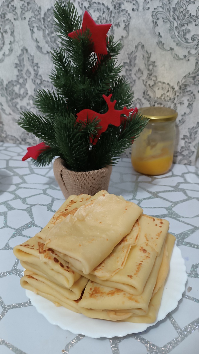 Последний самый верхний блинчик пек сынок, хотел попробовать и все получилось