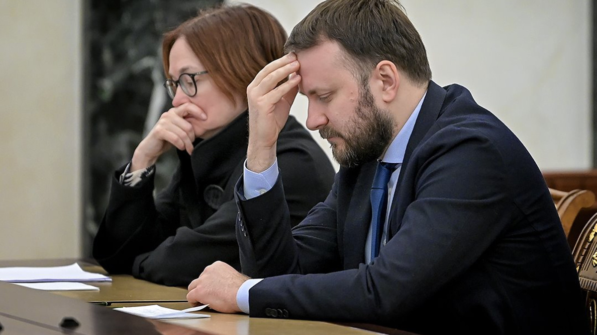 Девальвация рубля в 2025: неутешительные прогнозы экспертов