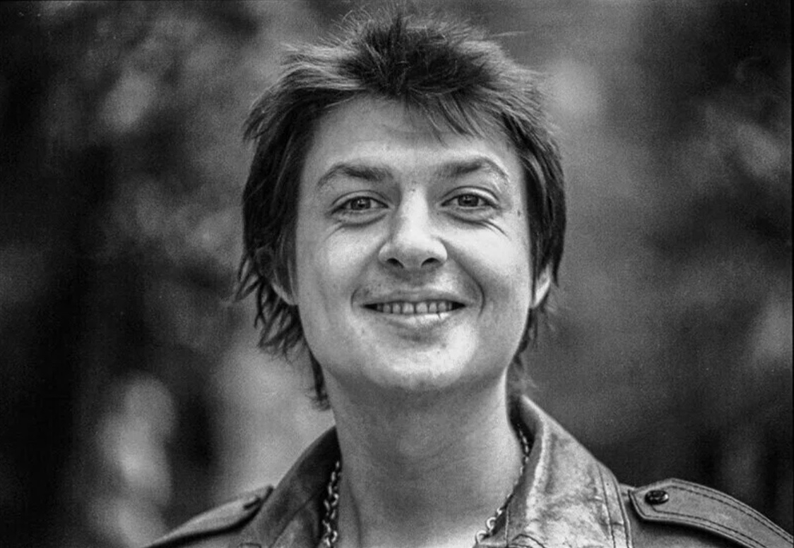 Андрей Панов (он же Свин) - панк-рок-музыкант, основатель группы «Автоматические удовлетворители» (фиои)