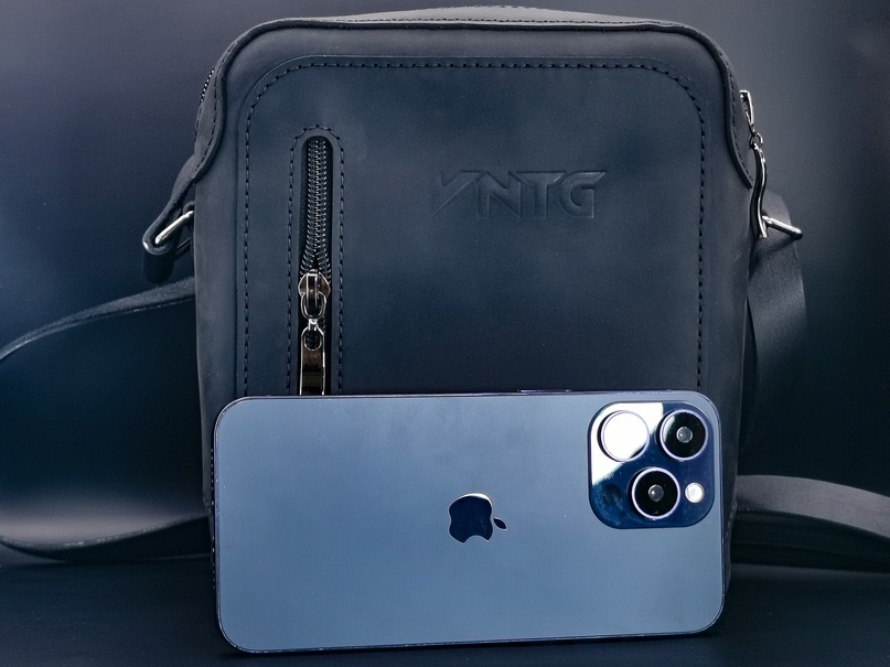 Мужская кожаная сумка через плечо "ALCANTARA BOXTER" Black edition