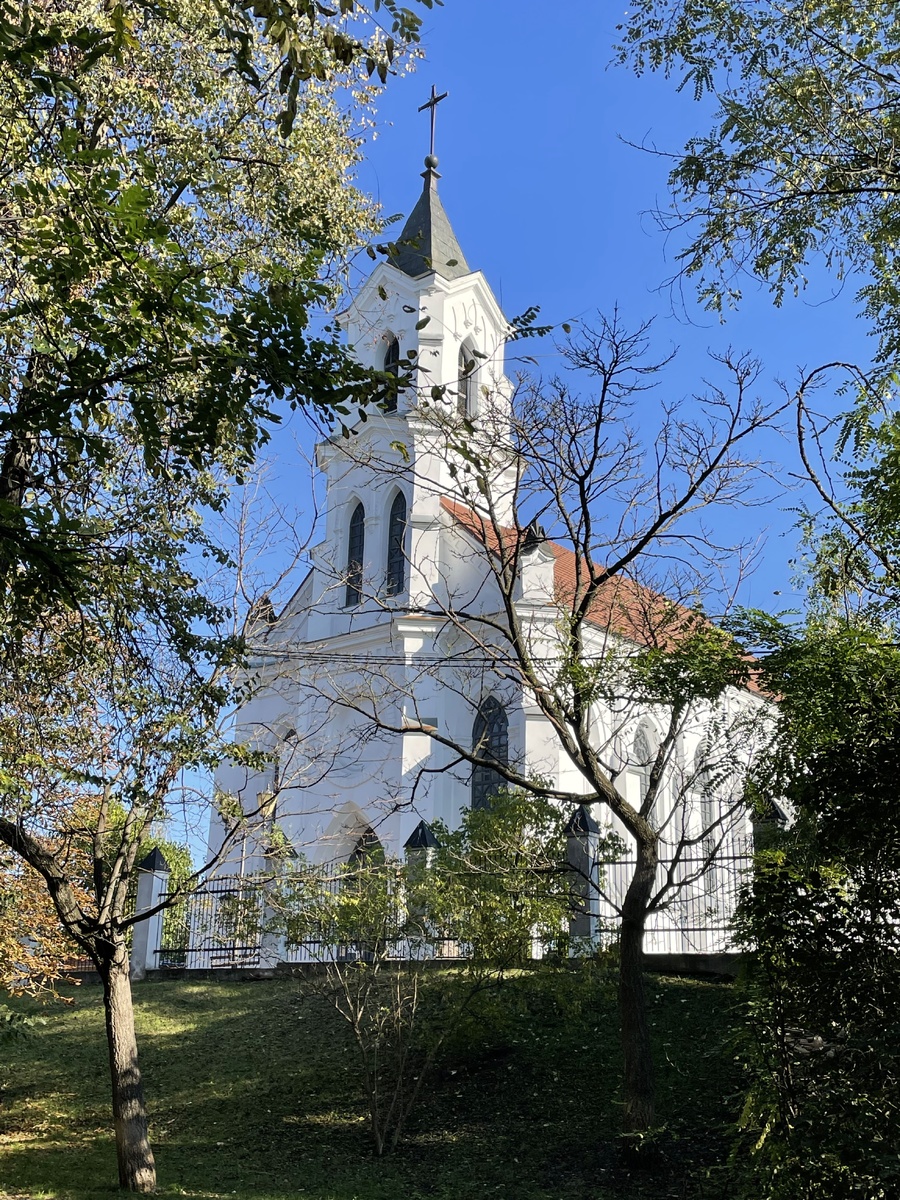 Костёл Пресвятой Троицы (Святого Роха) на Золотой горке в Минске, 1864 год. Листайте вправо, чтобы увидеть больше фотографий