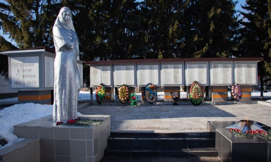 Мемориал «Скорбящая мать», с. Староюрьево, Тамбовская область.