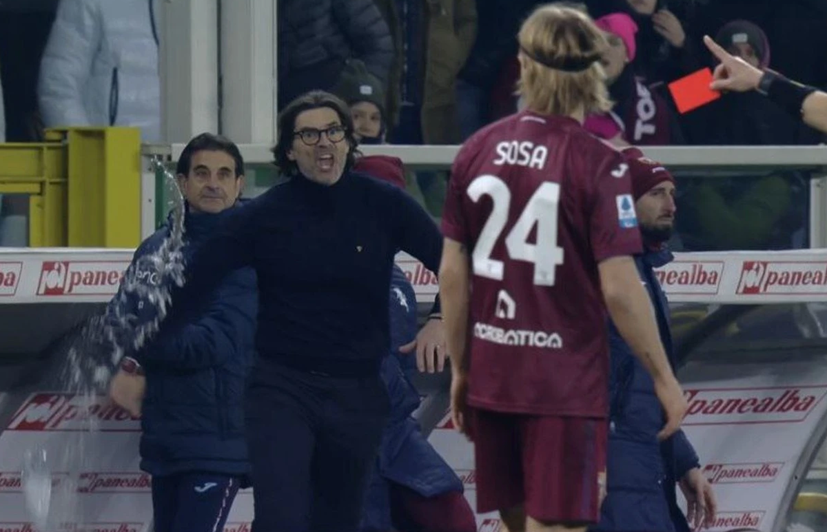 Паоло Ваноли получил красную карточку за агрессивное поведение на бровке. Фото: соцсети