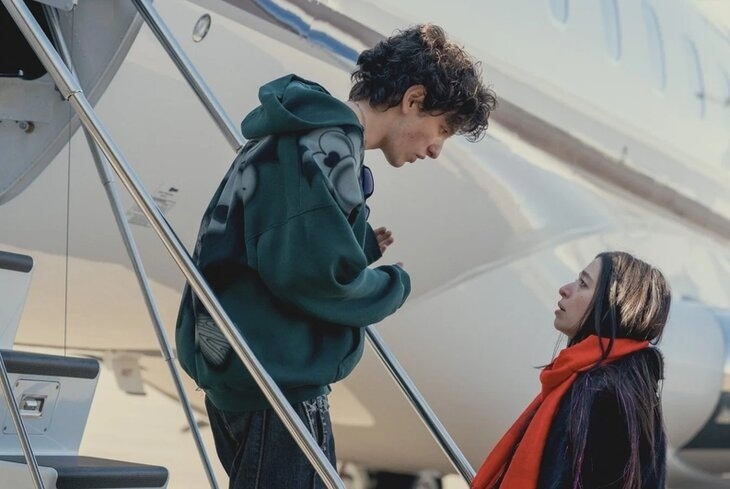 Кадр из фильма «Анора»