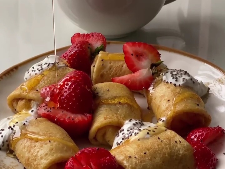 Блинчики с корицей и яблоками